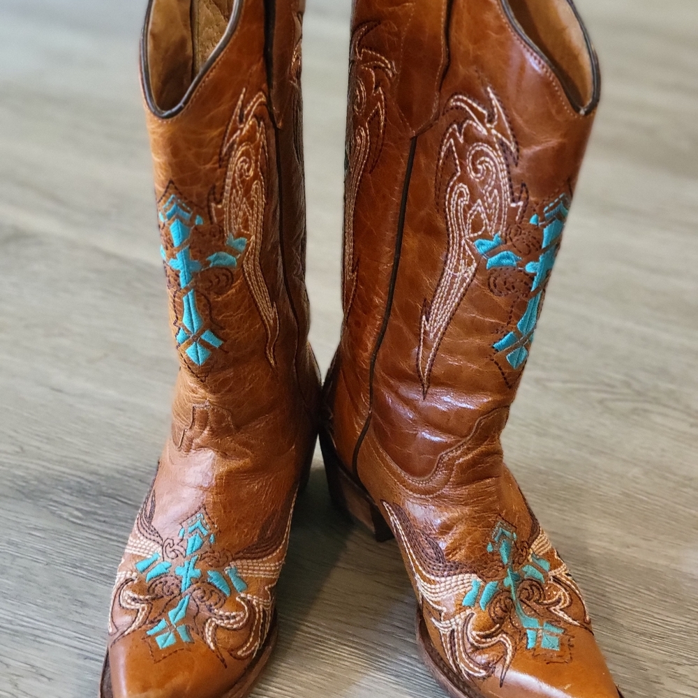 Circle G 7.5  Turquoise Cross Rustic Caramel Boot